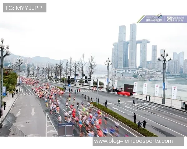 重庆攀岩队在城市马拉松中的突破与成长历程全景回顾 重庆攀岩队在城市马拉松中的突破与成长历程全景回顾